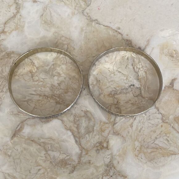 Set of 2 Mexican Silver Bangle Bracelets - Picture 5 of 10